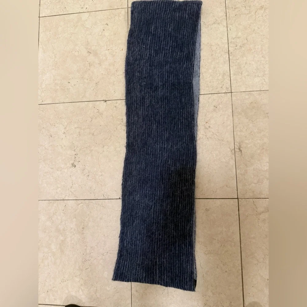 Elegant Blue Knit Snood and Hat Set Made Of Icelandic Wool 💙 - Picture 8 of 15